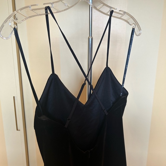 PRISTINE VELOUR BLACK MIDI DRESS WITH SLIT. EU 38 - Picture 3 of 5